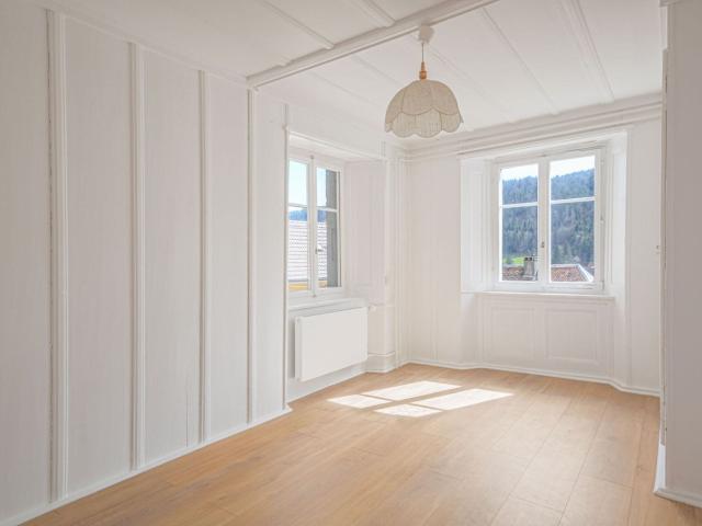 Single family house with 8.5 rooms on sale in Renan BE 230 m² | dreamo. Ch