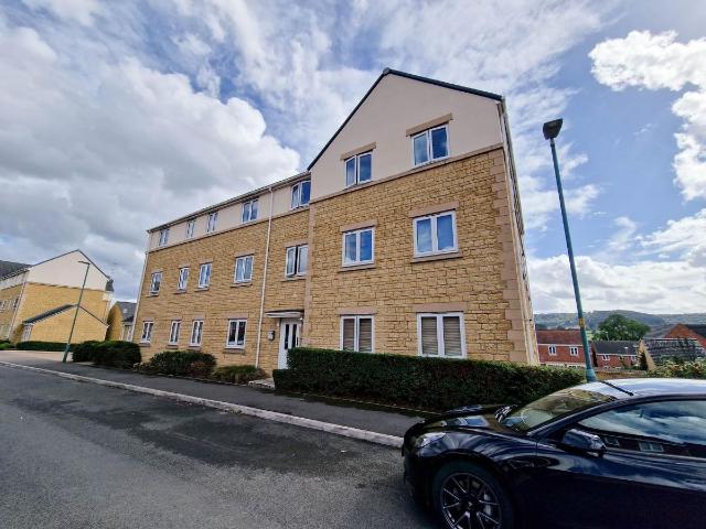 Renard Rise, Stonehouse GL10, 2 bed flat to rent, £1,000 pcm | PrimeLocation