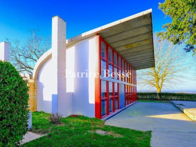 Rencontre entre architecture moderniste et horizon lorrain. 285m² Metz