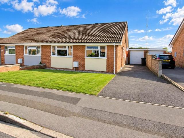 Rendcombe Close, Milton Hillside 2 bed bungalow to rent £1,000 pcm £231 pw