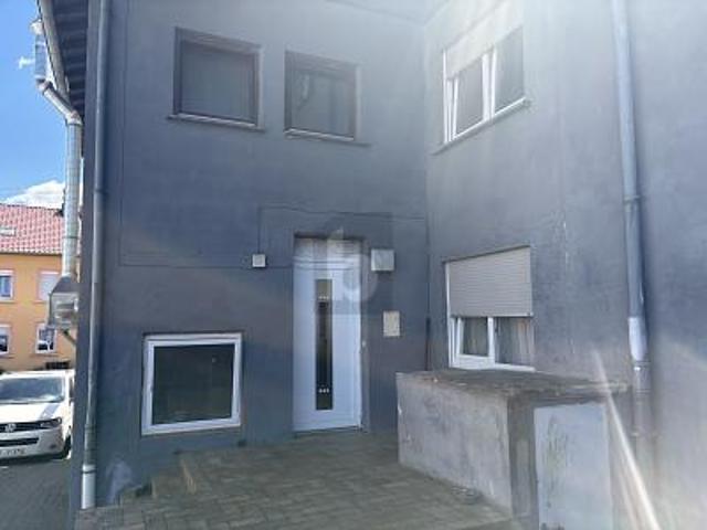 RENDITE, GEWERBE, 2 WOHNEINHEITEN, GROßES LAGER