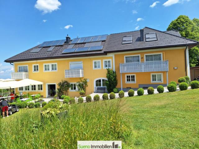 Büro & stilvolle Wohnung am Golfplatz in Kirchham!