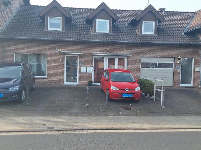 Rendite Perle in Heinsberg: 4 FH Bj. 1989 mit 304 m² Nutzfläche