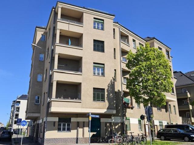 Rendite Potenzial Nähe Wildpark, 2 Zimmer Wohnung, zwei Balkone, Aufzug