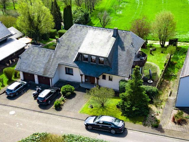 Rendite trifft Wohnkomfort – Mehrfamilienhaus mit Eigennutzungspotenzial!