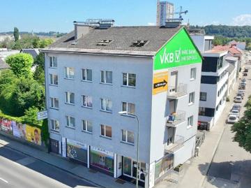 Rendite Zinshaus in Wels, 640m², 4 Loggien, 4 Balkone, 5 Stellplätze, gepflegt!