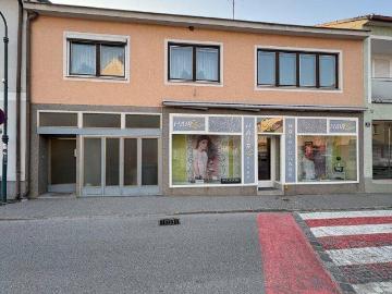Renditeobjekt in Zistersdorf: 4 Zimmer, Terrasse, Garage, 90m² Wohnfläche & 100m² Geschäftslokal