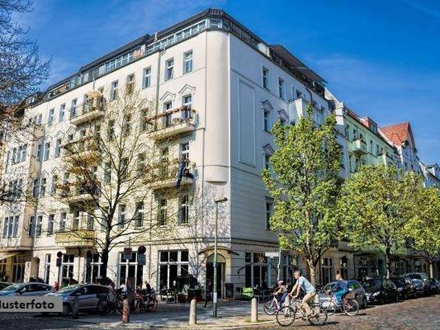 Renditeobjekt: Zinshaus mit Geschäftslokalen und Wohnungen