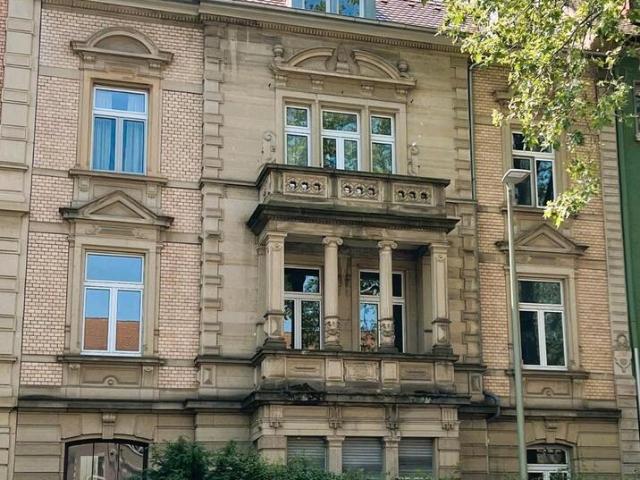 Renditestarkes historisches Stadthaus mit Entwicklungspotenzial