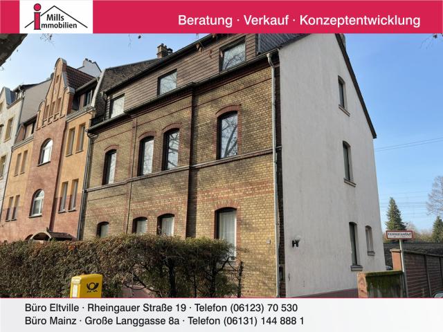 Renditestarkes Mehrfamilienhaus mit Baugenehmigung für ein zusätzliches 6 Familienhaus