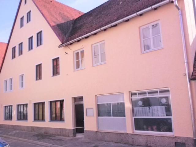 Renditestarkes Mehrfamilienhaus in Top Innenstadtlage von Nördlin