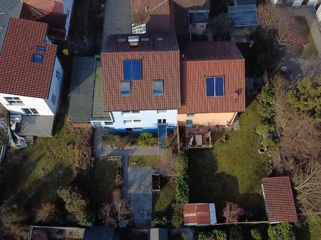 Renditestarkes Mehrparteienhaus mit Sanierung & Solar