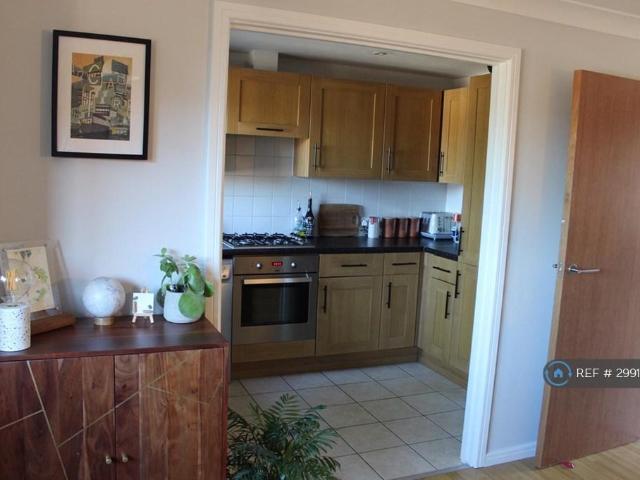 Rendlesham Road, London, E5 1 bed flat to rent £1,700 pcm £392 pw