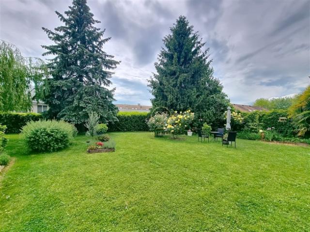 RENENS – TAG DER OFFENEN TÜR NACH TERMIN AM SAMSTAG, DEN 25. JULI, VON 900 BIS 1130 UHR – Doppelhaushälfte mit 175 Uhr und großem Garten