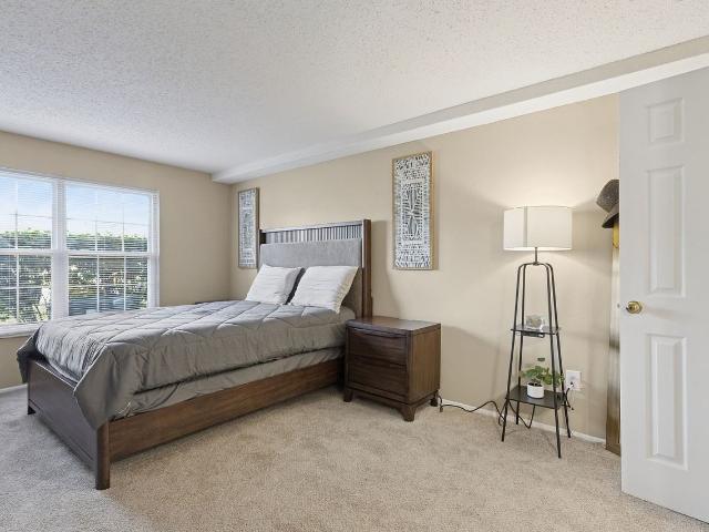 ReNew on Lindbergh 1 Bedroom Apartment for Rent at 10304 Oxford Hill Dr, Saint Louis, MO 63146