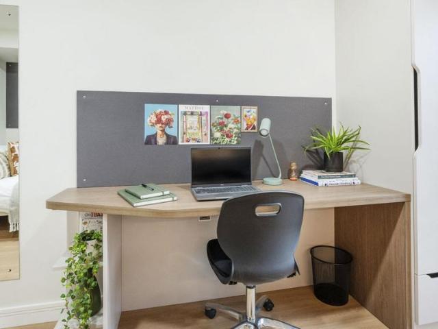 Renfield Street, Glasgow G2 Studio to rent £1,365 pcm £315 pw