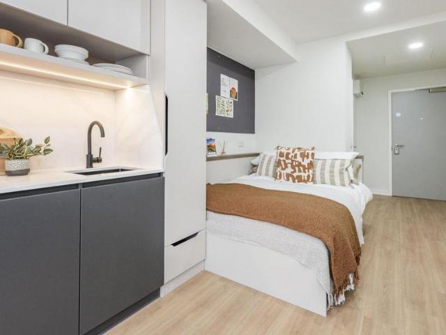 Renfield Street, Glasgow G2 Studio to rent £1,755 pcm £405 pw