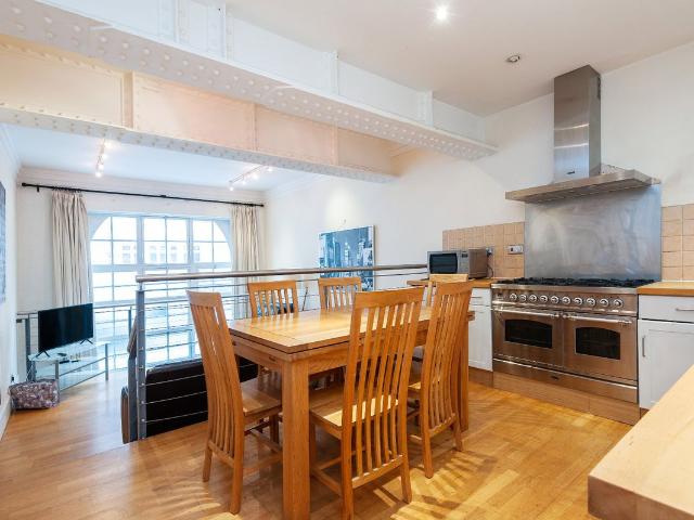 Renfrew Road, London SE11, 4 bed flat to rent, £4,750 pcm | PrimeLocation