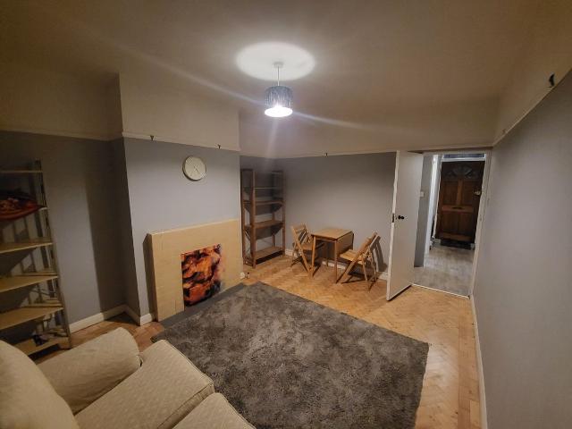 Renmuir Street, Tooting, London SW17, 1 bed flat to rent, £1,450 pcm | PrimeLocation