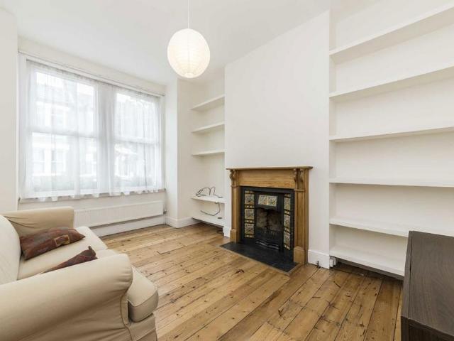 Renmuir Street, London SW17 2 bed flat to rent £2,100 pcm £485 pw