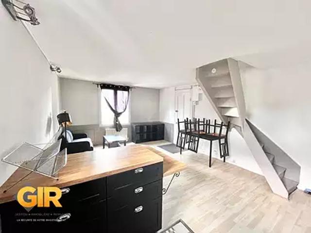 Rennes 35000 Location appartement 1 pièce t1 au dernier étage