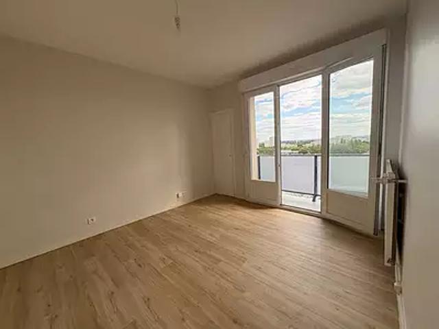 Rennes 35200 Location appartement 3 pièces t3 au dernier étage