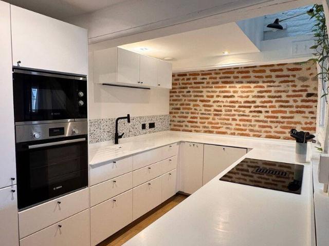 Rennes hypercentre – Duplex de charme meublé – 78,8 m² – 2 chambres – DPE C