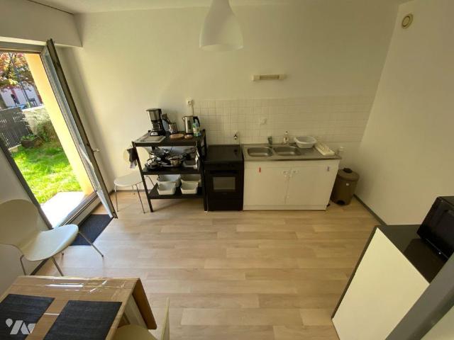 RENNES, square Pédro Flores, proche du campus de Beaulieu, appartement type 2 meublé situé au r.