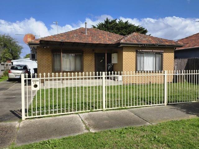 RENOVATE, EXTEND OR EXPLORE THE POSSIBILITIES 604m² WITH FUTURE POTENTIAL