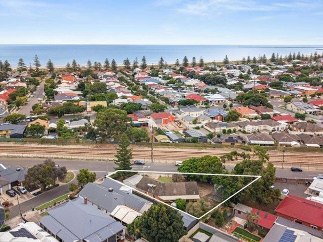 RENOVATE, GROW & ENJOY COASTAL FAMILY LIVING