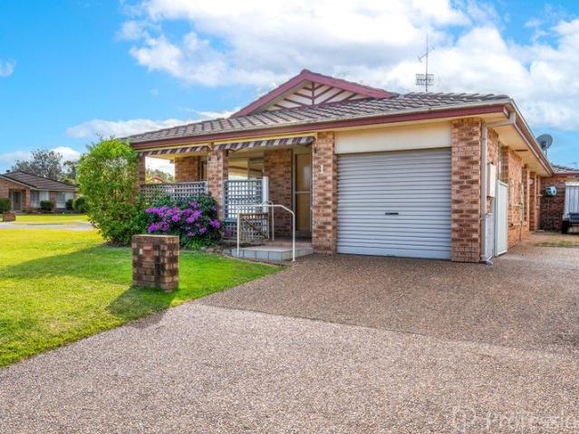 Renovate, Invest or Downsize Solid Villa with Side Access