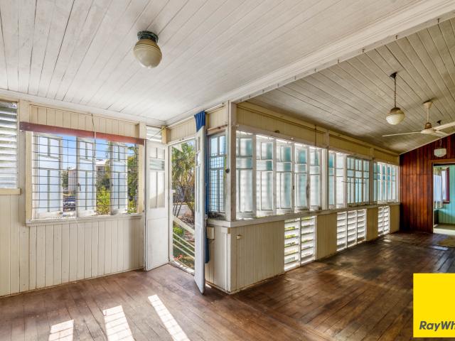 Renovate or detonate you decide! 1938 original queenslander!