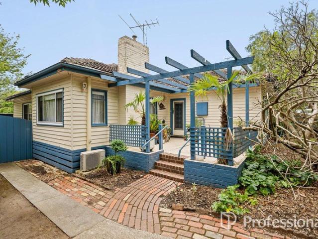 RENOVATE OR DEVELOP STCA IN A LEAFY FAMILY POCKET