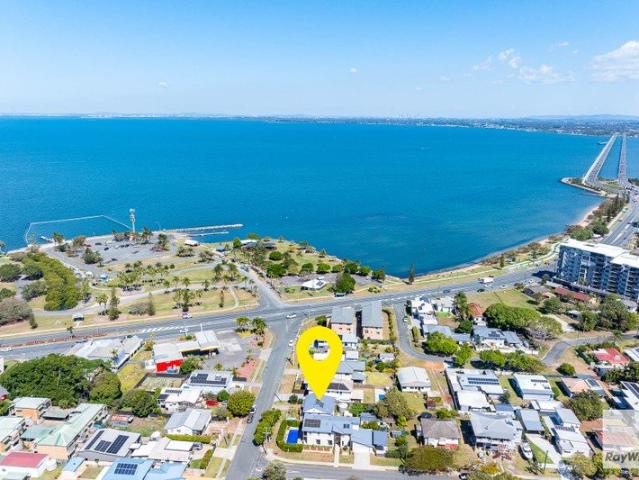 Renovate, Rebuild or Redevelop 594m2  of Opportunity Moments from the Waterfront