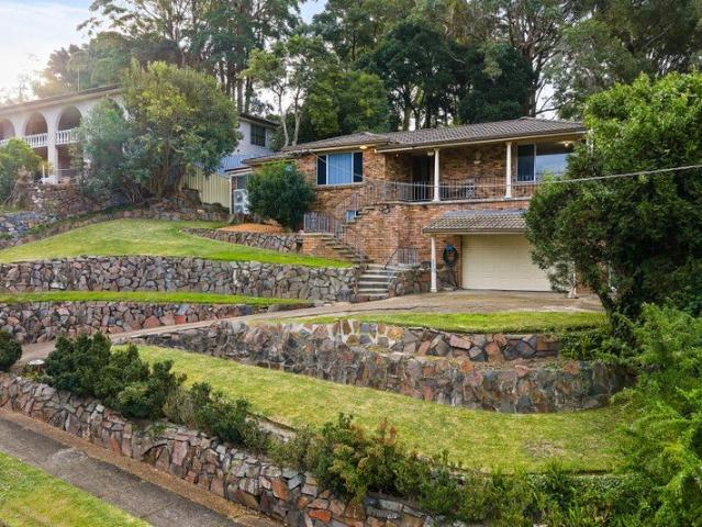 RENOVATE, REBUILD OR REIMAGINE! 1,037sqm of Opportunity in Kotara