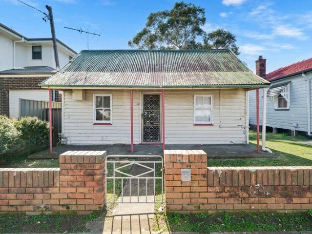 Renovate, Rebuild or Reimagine in Sought After Mayfield East