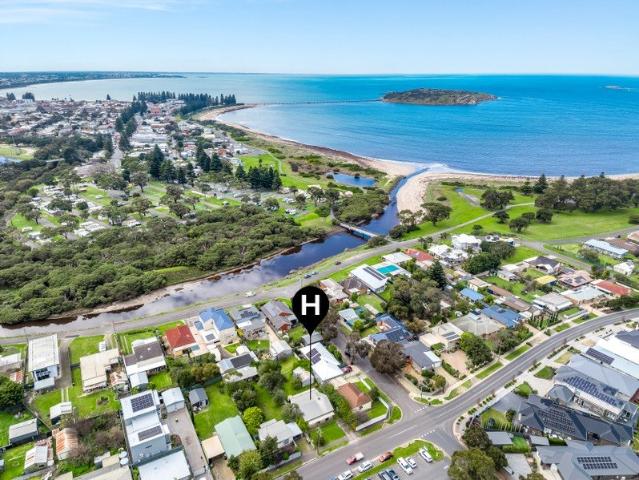 Renovate, Redevelop or Invest Prime 693m² Opportunity