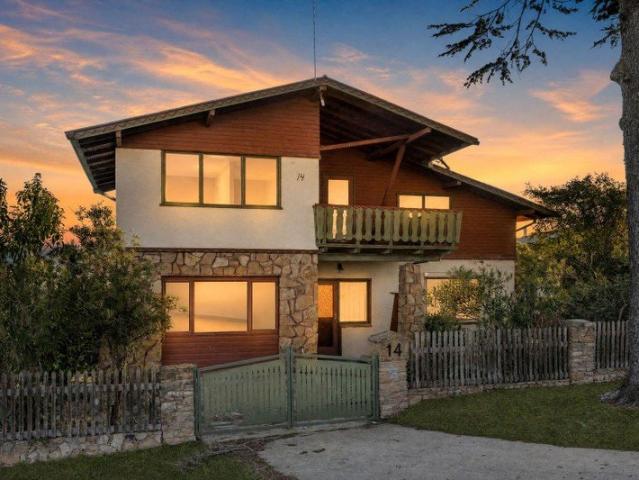 Renovate, Reimagine & Capitalise Spectacular Views on 1,037sqm