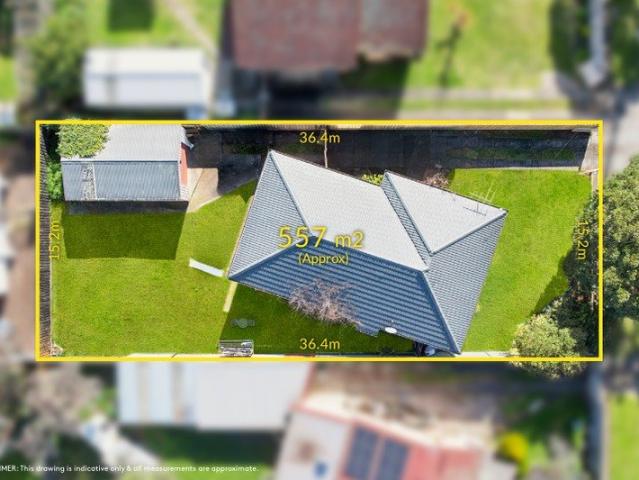 Renovated 3 bed, 2 bath on 552m2!