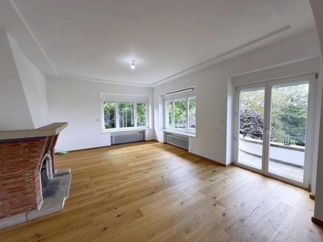 Renovated 3 bed apartment with terrace – Forest