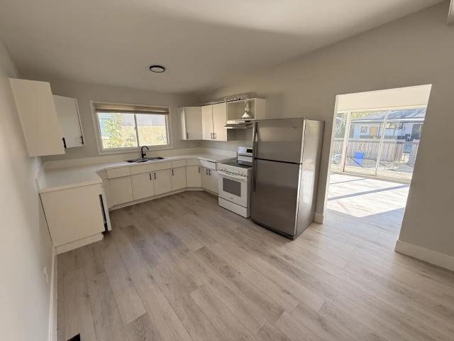 Renovated 3 Bed in Rosscarrock | Pet Friendly | In Suite Laundry