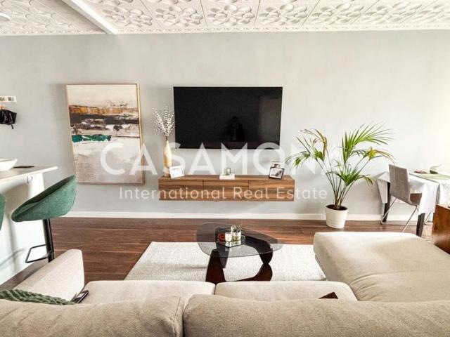 Renovated 3 Bedroom Apartment with a Balcony in El Besòs