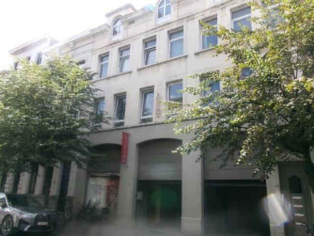 Renovated 3 bedroom apt Antwerp South