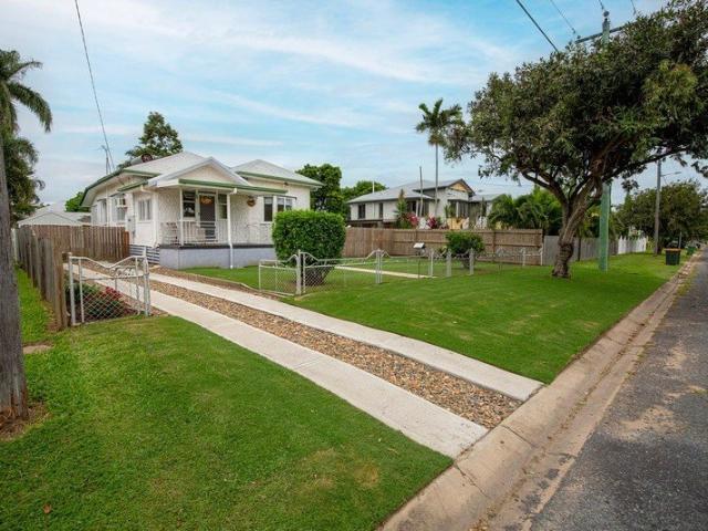 Renovated 3 Bedroom Cottage Close to CBD