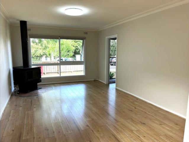 Renovated 3 Bedroom Family Home in Prime Cranbourne Location!