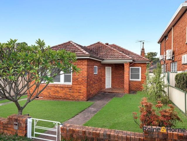Renovated 3 Bedroom Home in Ultra Convenient Location