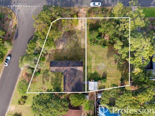 Renovated 3 Bedroom Home on 753.5m2 Adjacent Vacant Block 617.5m2 with a 19m Frontage Buy One or Buy Both.