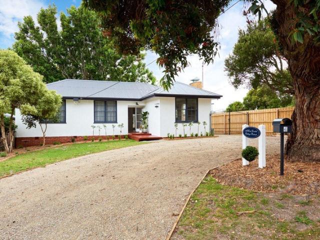 Renovated 3 Bedroom Home Moments from McCrae Foreshore