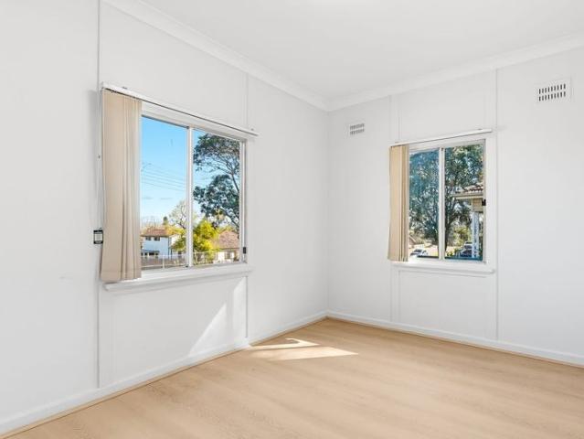 RENOVATED 3 BEDROOM HOME RIGHT IN THE HEART OF THE CBD !