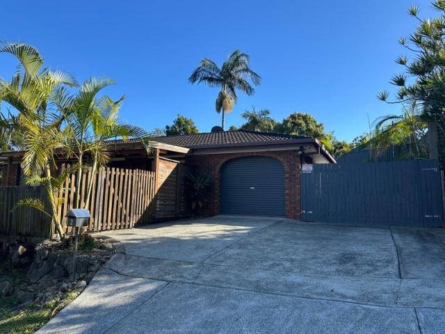 Renovated 3 Bedroom House with generous outdoor entertaining area